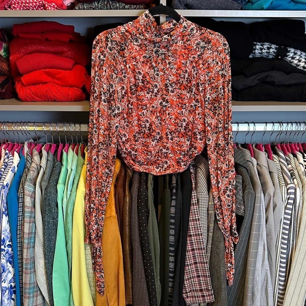 Free People orange/black floral long sleeve back button closure crop top size XS